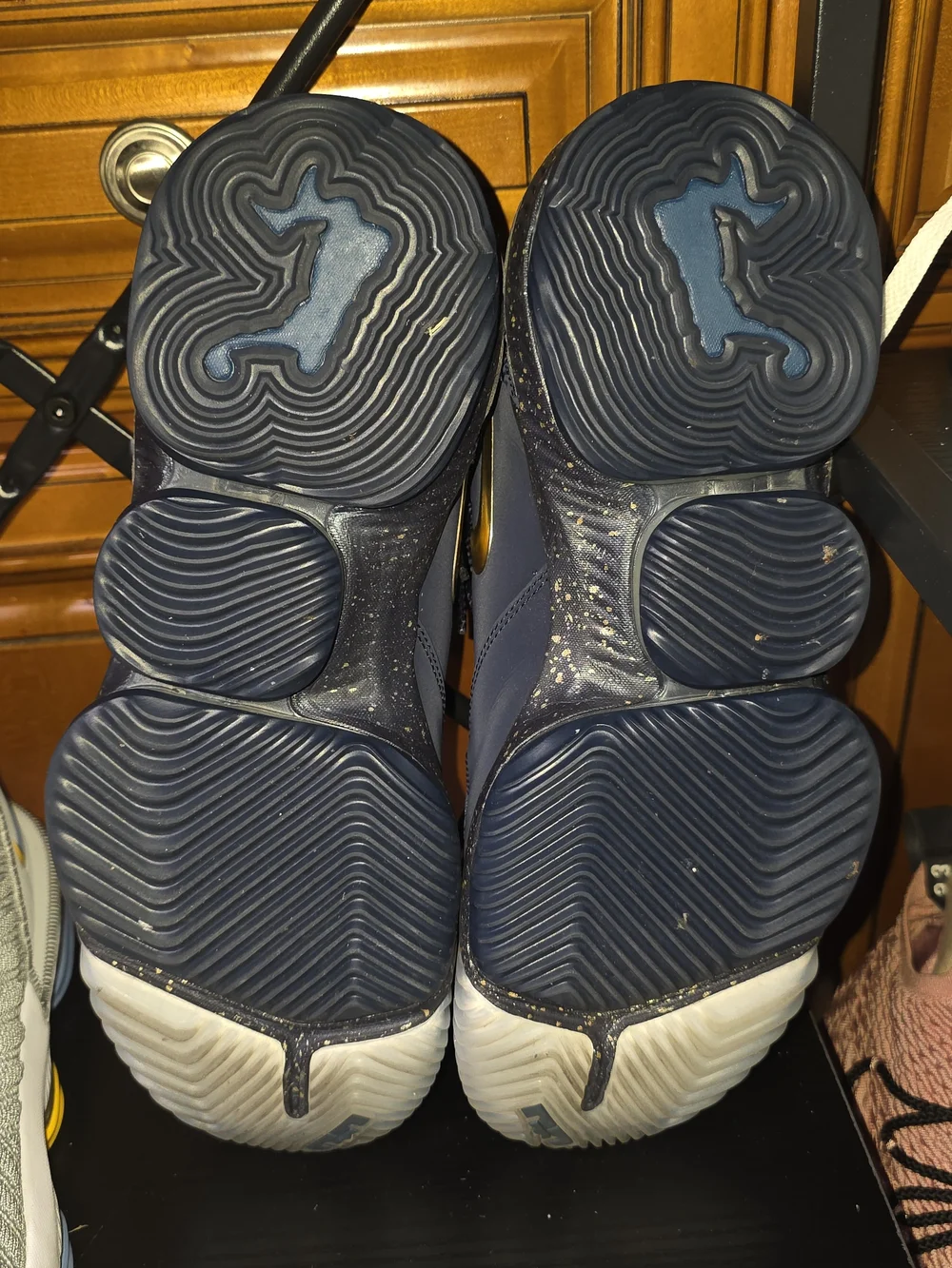 Nike LeBron 16 Low 'Agimat' Men's Basketball Shoes - Navy/Gold Sz 11